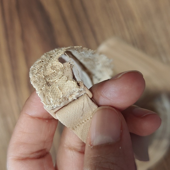 SKIMS Fits Everybody Lace UNLINED FULL COVERAGE BRA - Picture 8 of 11